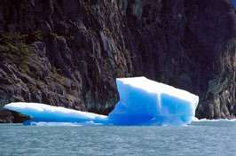 Blue iceberg from Perito Moreno Glacier is over 30,000 years old!