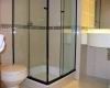 Standard Bath, Martin Gusinde Hotel, Puerto Natales, Chile