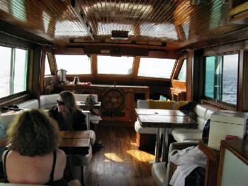 Interior & dining area, Galapagos Yacht M/Y Sea Finch
